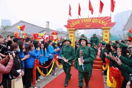 Rộn ràng ngày hội tòng quân tại Hà Nội