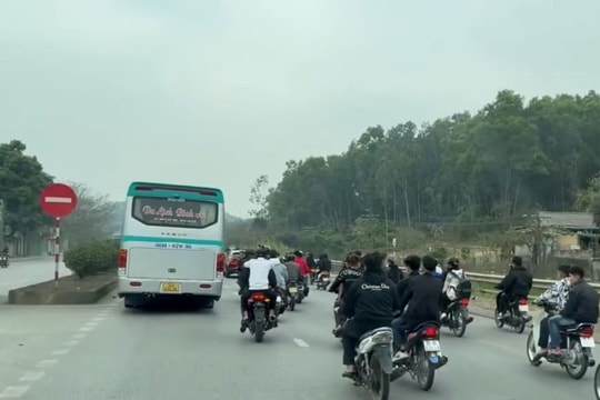 Truy tìm nhóm thanh niên dàn hàng, tháo biển số trên Quốc lộ 1A