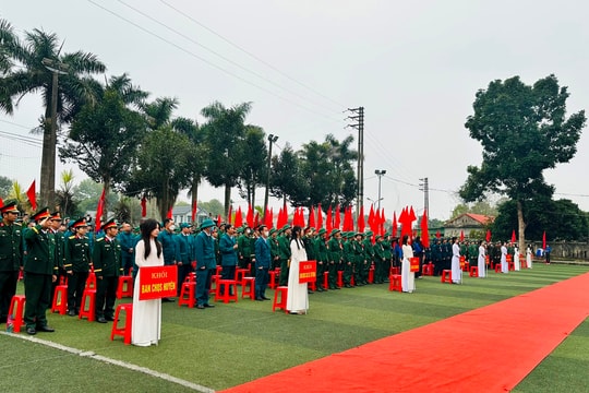 216 thanh niên Nông Cống nô nức lên đường tòng quân