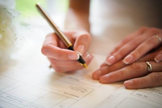 Không yêu cầu nộp Giấy xác nhận tình trạng hôn nhân khi đăng ký kết hôn