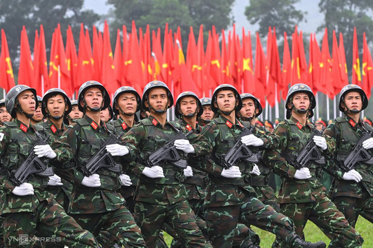 Đề xuất chính sách, chế độ trong sắp xếp, tinh gọn tổ chức bộ máy trong Quân đội