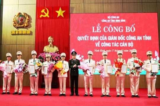 11 lãnh đạo cấp phòng Công an tỉnh Ninh Bình xin nghỉ hưu trước tuổi