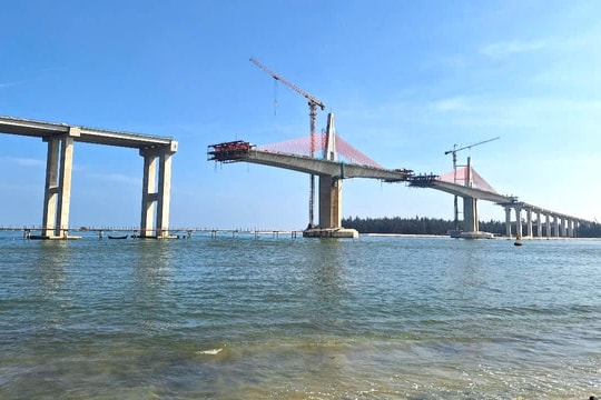 Dự án cầu vượt cửa biển Thuận An: Nỗ lực hoàn thành đúng tiến độ