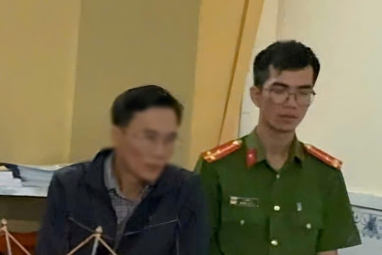 Bắt giam Phó Trưởng phòng TN&MT huyện Đầm Dơi cùng 3 đồng phạm