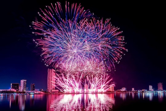 DIFF 2025: Cuộc tranh tài pháo hoa đầy hấp dẫn của 10 nước