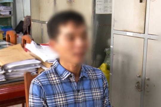 Cướp xe máy của cửa hàng xe