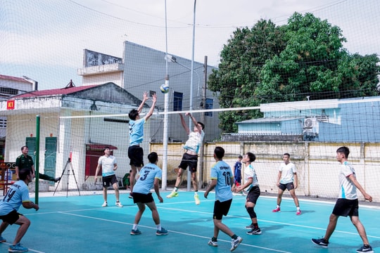 Sôi nổi giải bóng chuyền chào mừng kỷ niệm Ngày truyền thống BĐBP Sóc Trăng