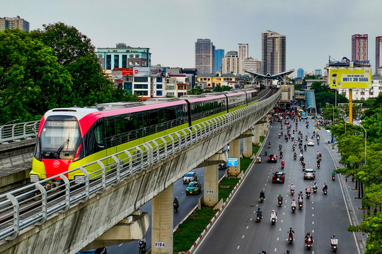 Gần 3,4 triệu khách đi metro Nhổn - ga Hà Nội sau 6 tháng vận hành