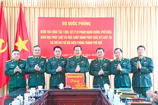 Đoàn công tác Bộ Quốc phòng kiểm tra công tác 1389 tại Huế