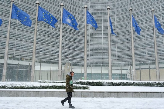 EU phê chuẩn gói trừng phạt thứ 16 đối với Nga