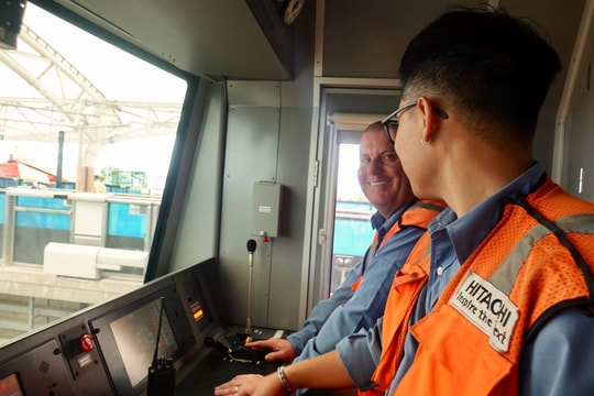 Đề xuất tích hợp cấp giấy phép lao động và phiếu lý lịch tư pháp cho người nước ngoài