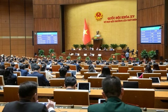 Thông qua Nghị quyết về xử lý một số vấn đề liên quan đến sắp xếp bộ máy