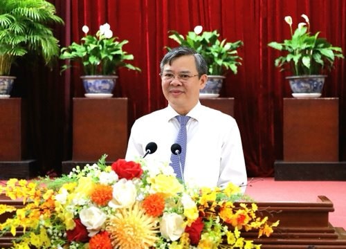 Ông Trương Cảnh Tuyên được bầu làm Chủ tịch UBND TP Cần Thơ