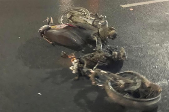 Hà Nội: Tai nạn giao thông trên cầu Nhật Tân, một người tử vong