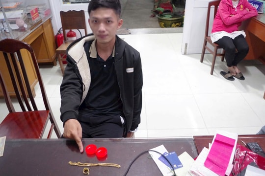 Khởi tố đối tượng lừa đảo chiếm đoạt tài sản bằng vàng giả