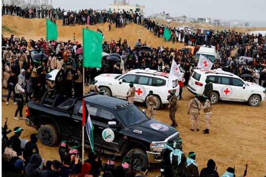 Hamas giao nộp thi thể con tin ít tuổi nhất cho Israel