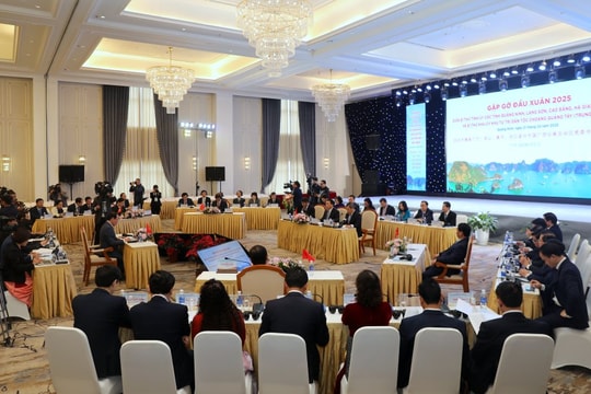 Bí thư 4 tỉnh biên giới gặp gỡ đầu xuân với Bí thư Khu ủy Quảng Tây (Trung Quốc)