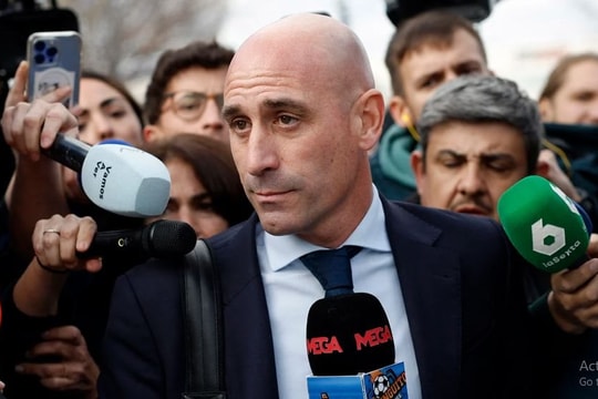 Cựu chủ tịch LĐBĐ Tây Ban Nha không bị phạt tù khi bị kết tội tấn công tình dục