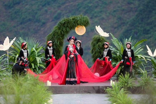 Huyền thoại "Hỷ Sắc Lạc Hồng" nơi cao nguyên đá Hà Giang