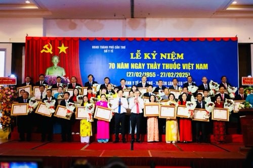Cần Thơ: Gặp mặt kỷ niệm 70 năm Ngày Thầy thuốc Việt Nam