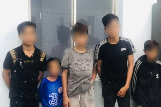 Danh tính nhóm thanh thiếu niên cầm hung khí gây náo loạn đường phố TP.HCM