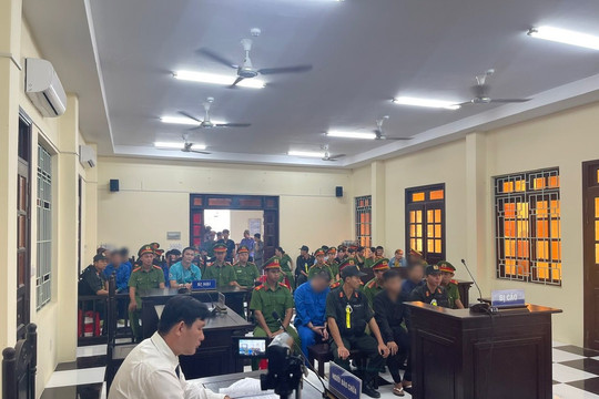 Tuyên án nhóm thanh niên cầm hung khí đi gây rối