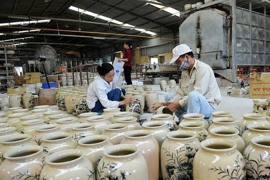 Tìm hướng đi mới để phát triển làng gốm cổ Kim Lan