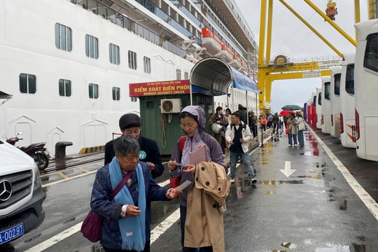 Đà Nẵng đón 2.400 du khách quốc tế cập cảng Tiên Sa