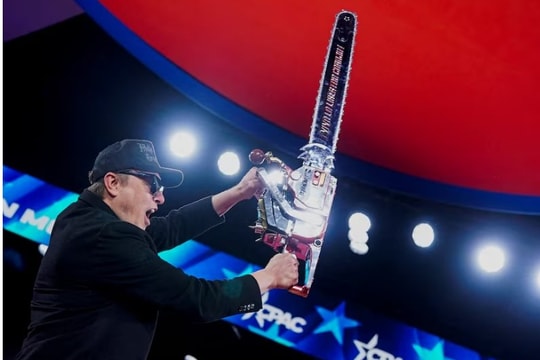 Elon Musk cho nhân viên cơ quan liên bang "cơ hội thứ hai"