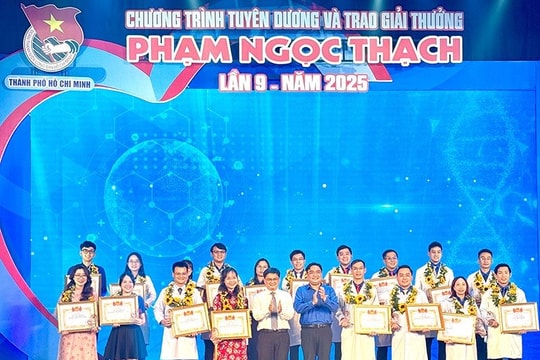 TP.HCM trao giải thưởng Phạm Ngọc Thạch cho 73 thầy thuốc trẻ