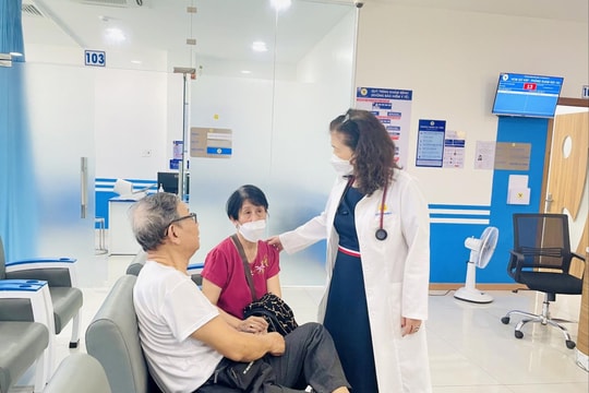 Nữ bác sĩ “thuyền trưởng” vững vàng chuyên môn, tận tâm với từng người bệnh