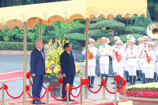 Thủ tướng Phạm Minh Chính chủ trì lễ đón Thủ tướng New Zealand thăm chính thức Việt Nam