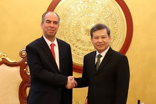 Chánh án TANDTC Lê Minh Trí tiếp Đại sứ Cuba Rogelio Polanco Fuentes