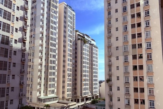 Giá chung cư tăng cao, người ít tiền mua nhà thế nào?