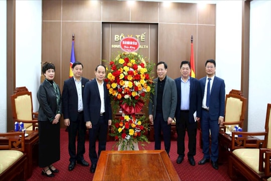 Phó Chánh án TANDTC Nguyễn Quốc Đoàn chúc mừng Ngày Thầy thuốc Việt Nam 27/2