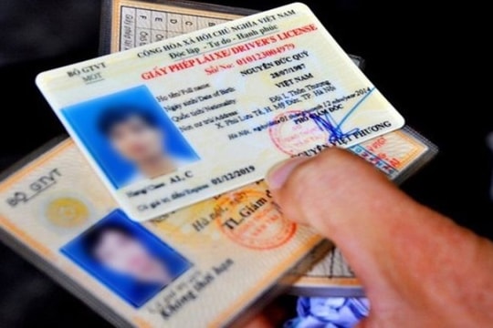Cấp đổi giấy phép lái xe trực tiếp, trực tuyến từ 1/3