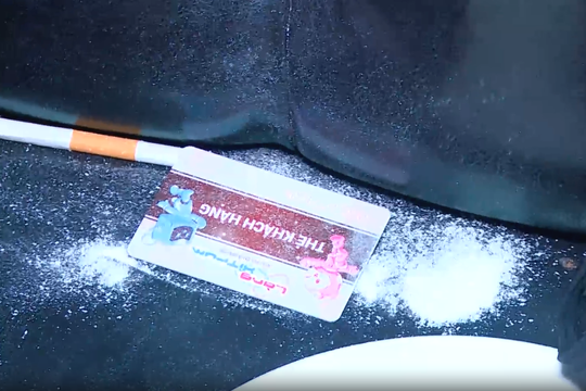 28 thanh niên dương tính với ma túy trong quán karaoke