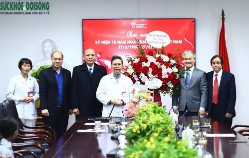 Nhiều bệnh nhân có hoàn cảnh khó khăn tại Viện Huyết học và Truyền máu Trung ương được hỗ trợ đúng ngày 27/2