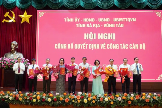 Bà Rịa - Vũng Tàu công bố, trao quyết định về công tác cán bộ