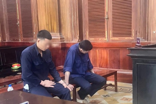 Mang dao truy sát bạn nhậu, hai anh em vào tù