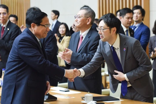 Chân thành, tin cậy, thúc đẩy mạnh mẽ quan hệ kinh tế, thương mại và đầu tư Nhật Bản-Việt Nam