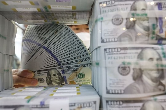 Tỷ giá USD ngày 1/3: Đồng USD gần chạm mốc 108