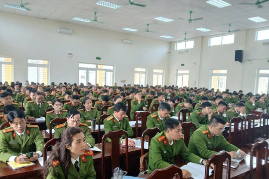 Tập huấn nghiệp vụ đăng ký xe và kỹ năng sử dụng phần mềm cho công an xã