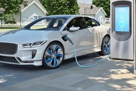 Sẽ miễn lệ phí trước bạ thêm 2 năm cho ô tô điện