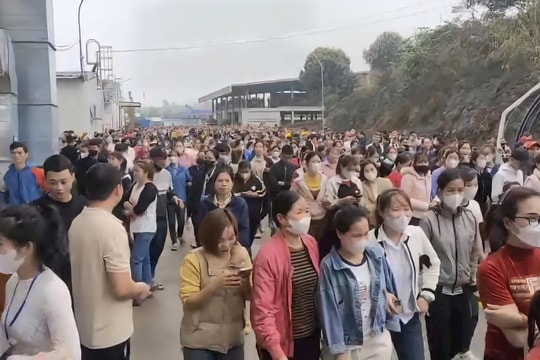 Hàng nghìn công nhân ngưng việc đòi chế độ