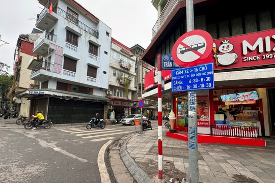 Hà Nội: Tuyến đường phố cổ thông thoáng sau khi cấm xe trên 16 chỗ vào giờ cao điểm