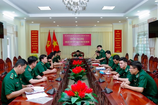 Bộ đội Biên phòng tỉnh Sóc Trăng công bố, trao quyết định về công tác cán bộ