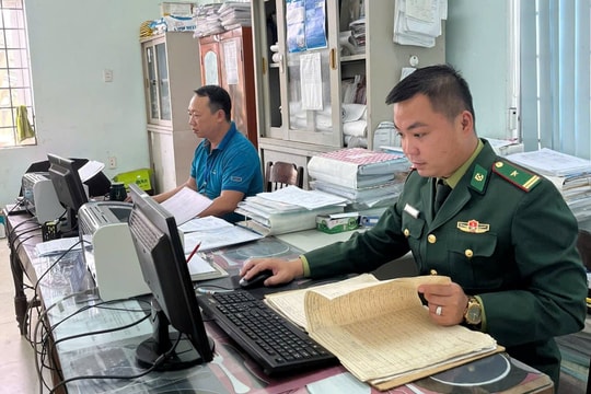 Cao điểm 20 ngày đêm: Bộ đội Biên phòng Quảng Trị hỗ trợ địa phương hoàn thành số hóa hộ tịch