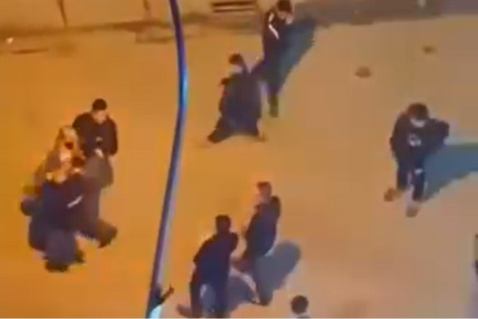 Dùng dao tấn công khiến 1 người tử vong gần quán bar