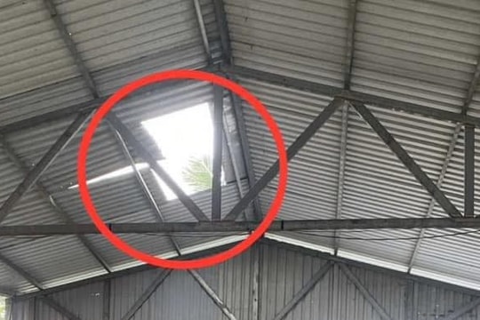 Nam thanh niên trượt chân ngã tử vong khi tháo dỡ mái tôn